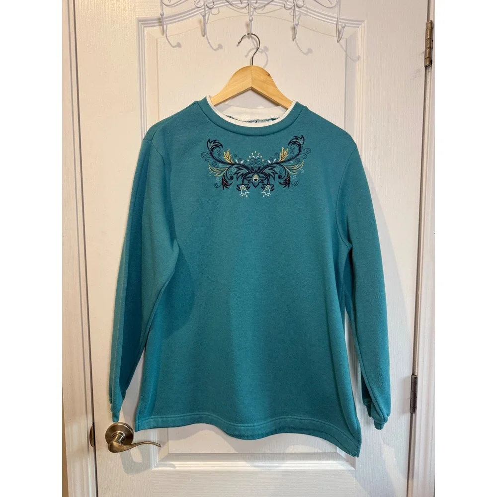 Blair Women's Medium Embroidered Floral Sweatshirt Blue Cottagecore Crewneck